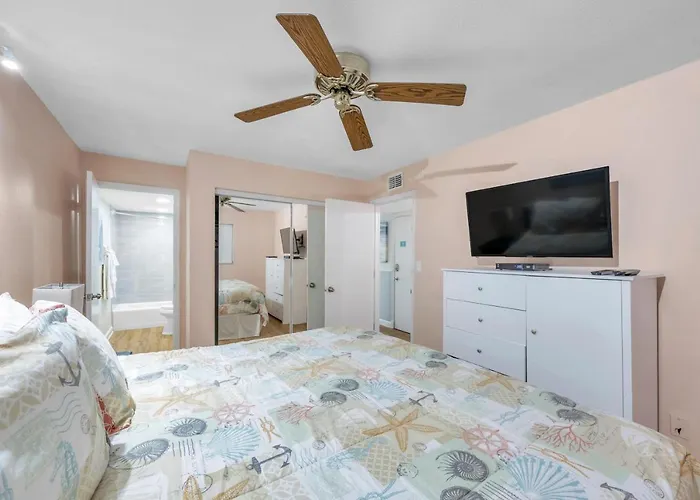 Apartment 2 104 Clearwater Beach